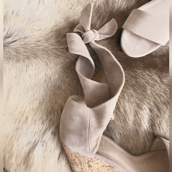 Alex+Alex Taupe Grey Suede Cork Wedge Sandals with Ankle Wrap Tie size 9 - Picture 3 of 16
